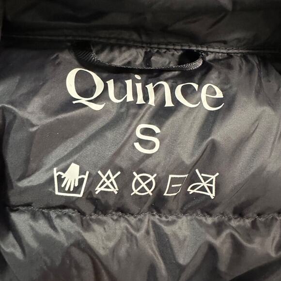 Quince Womens Lightweight Down Puffer Vest in Black Size Small - Picture 3 of 6